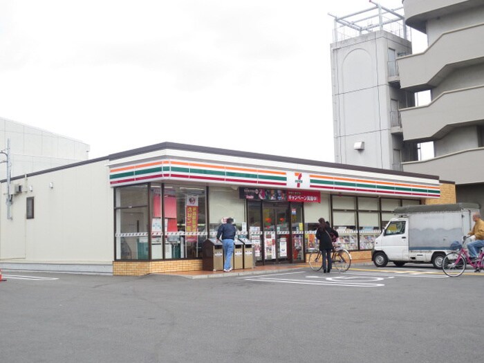 セブンイレブン(コンビニ)まで1547m ＪＡセピアⅢ