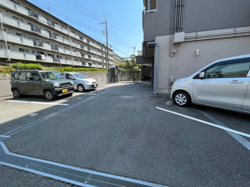 駐車場 コ－ポグリ－ン弍番館