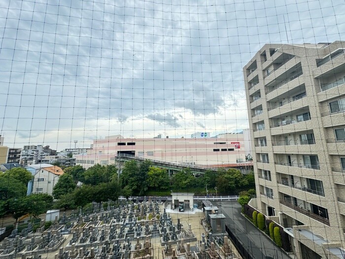 室内からの展望 ア－ジュ・リベルテ本山