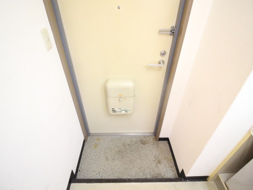 玄関 渡邉ハイツ77