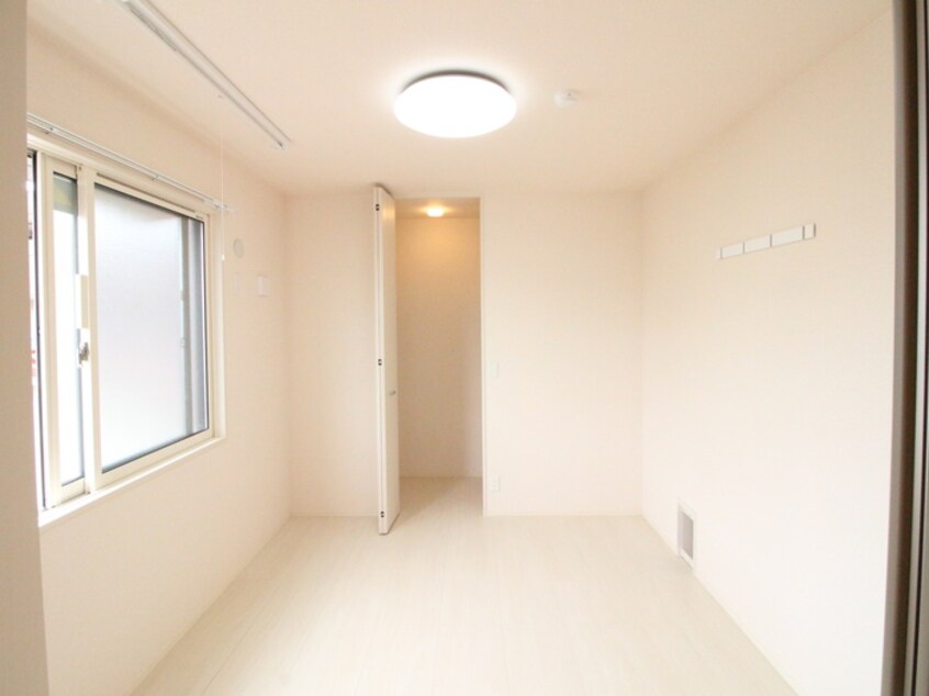 居室 ロイヤルコート