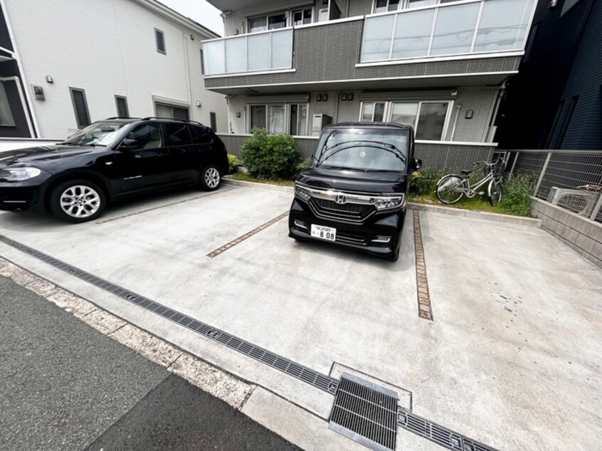 駐車場 ロイヤルコート