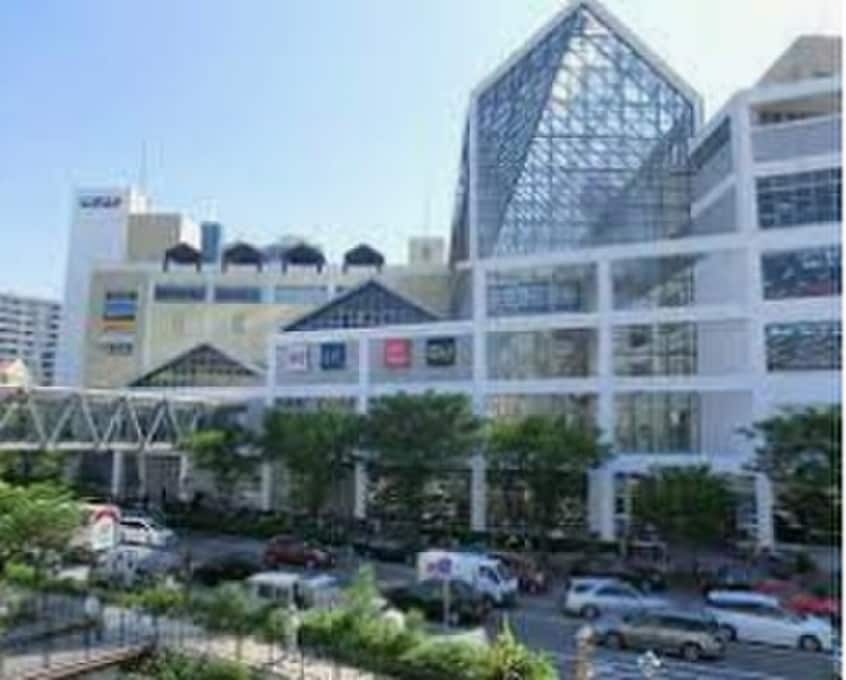 ウミエ(ショッピングセンター/アウトレットモール)まで600m ｴｽﾃﾑｺｰﾄ神戸元町ⅡTHE　SALON