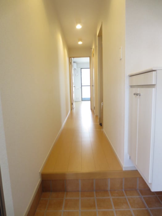 玄関 メゾン・ド・フィオ－レ