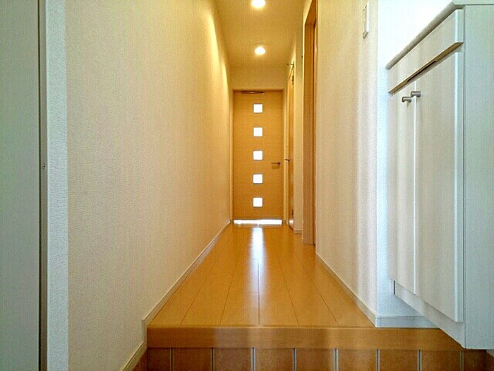 玄関 メゾン・ド・フィオ－レ