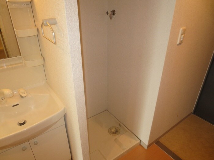 洗濯機置場 ｴｽﾃﾑｺ-ﾄ新大阪Ⅵｴｷｽﾌﾟﾚｲｽ(1108)