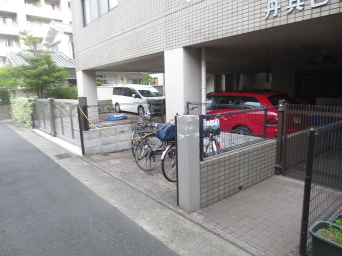 駐輪場 伊丹 丹兵ビル