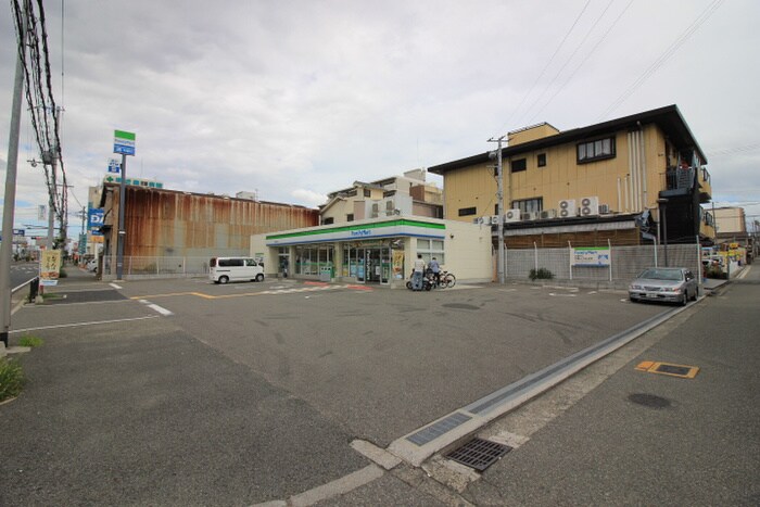 ファミリーマート 堺錦綾町店(コンビニ)まで650m ササヤマンション