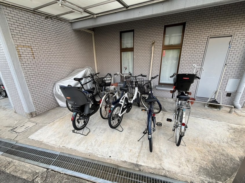 駐輪場 エクリーズ桑津