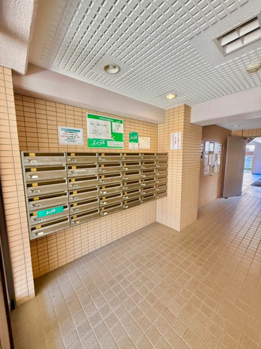 エントランス部分 プラザ松治３３