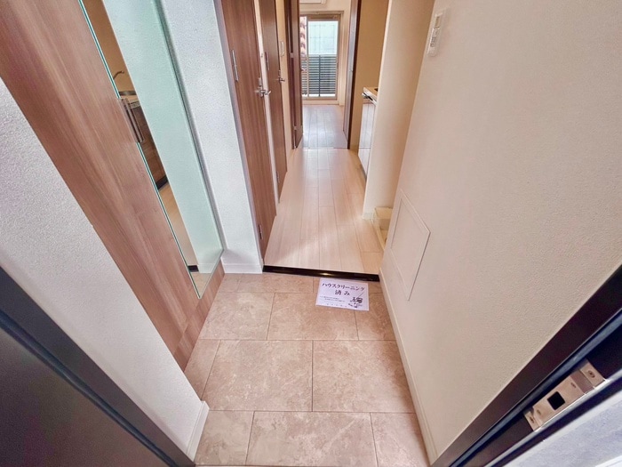 玄関 ﾌﾟﾚｻﾝｽ難波ｲﾝﾌｨﾆﾃｨ(511)