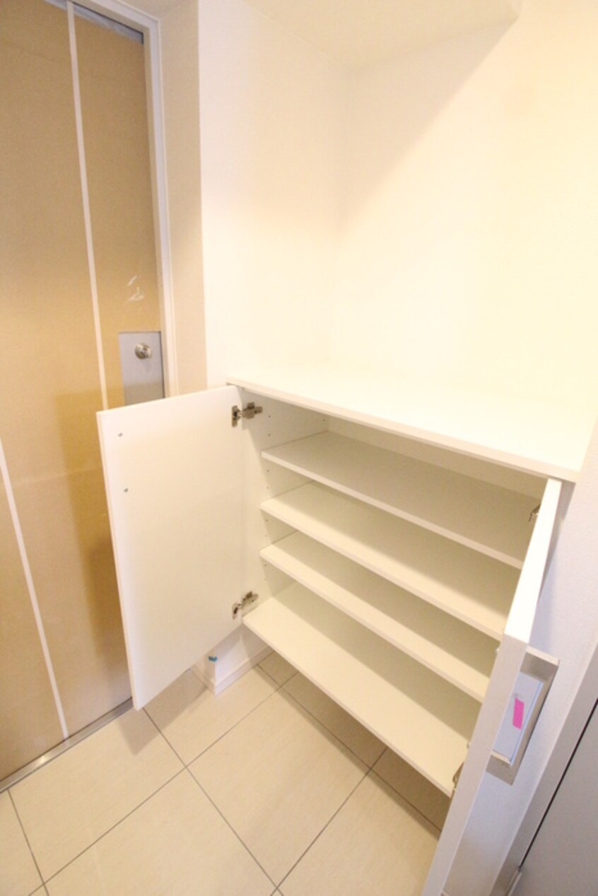 靴箱 ﾚｼﾞｭｰﾙｱｯｼｭ桜宮ﾘﾊﾞｰｺｰﾄ(202)