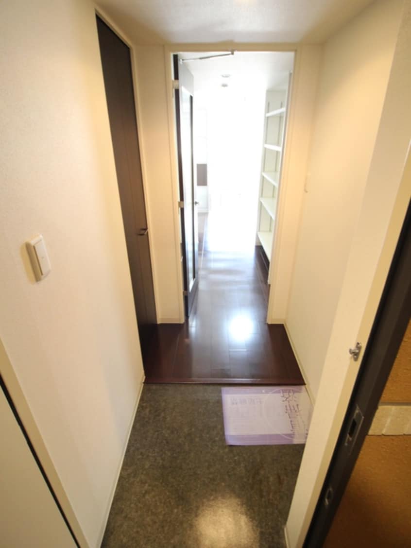 廊下 セレニテ新大阪弐番館