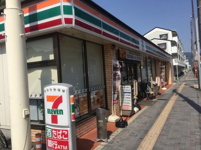 セブンイレブン(コンビニ)まで151m フジパレス若江岩田Ⅲ番館