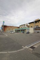 ファミリーマート(コンビニ)まで240m フジパレス南清水町Ⅱ番館