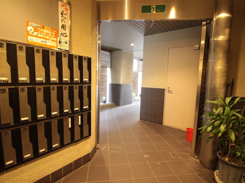 エントランス部分 カノン雁金