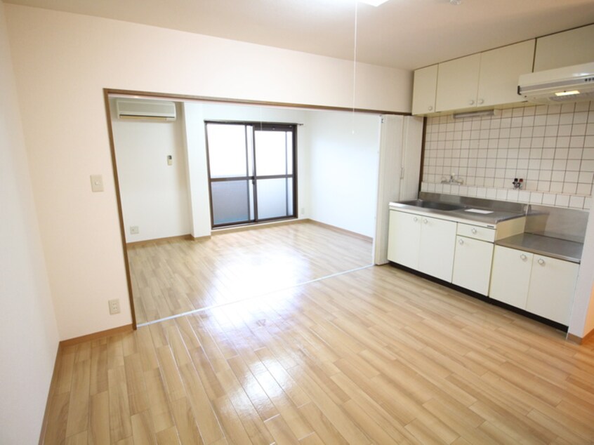 居室 メニ－ロ－ザ甲東園