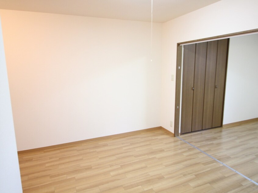 居室 メニ－ロ－ザ甲東園