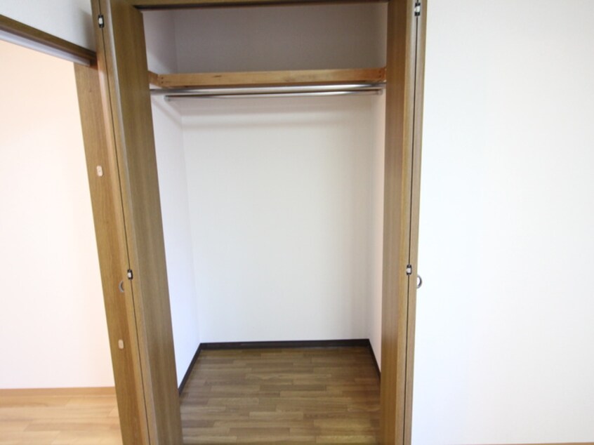 収納 メニ－ロ－ザ甲東園