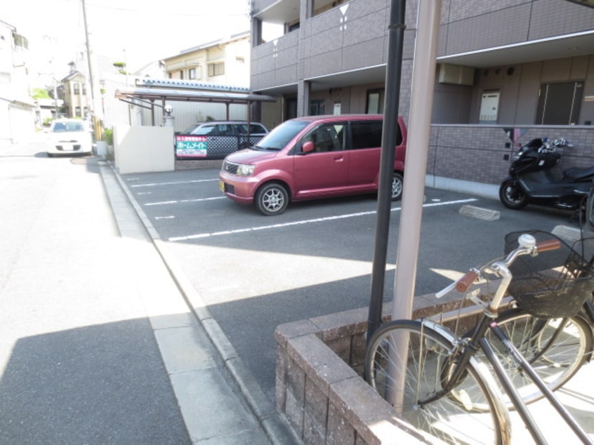 駐車場 新風館