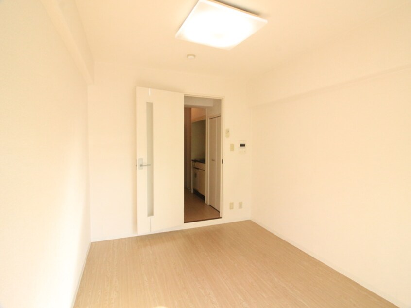 居室 フロ－ライト関大前