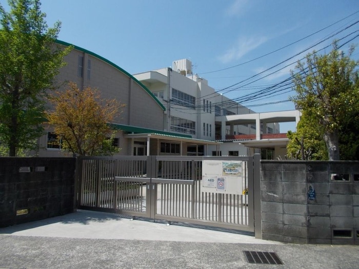 茨木市立天王小学校(小学校)まで450m コルテ・ビラ－ジュ