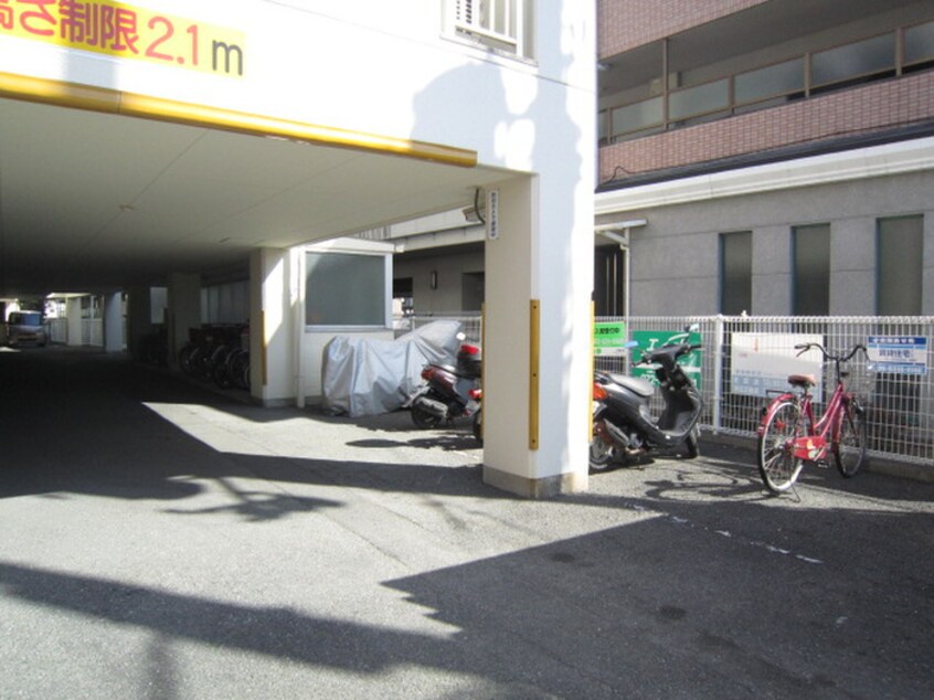 駐輪場 カーサ庄屋