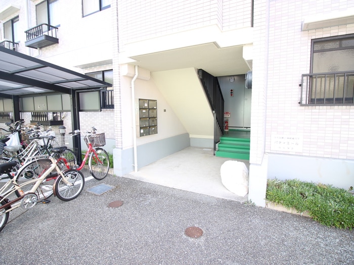 エントランス部分 ﾊﾟﾃｨｴ-ﾙ