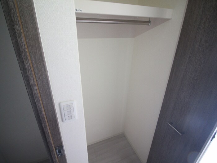 収納 ﾌﾟﾚｻﾝｽ塚本ｱｸﾐﾘｵﾝ(1003)