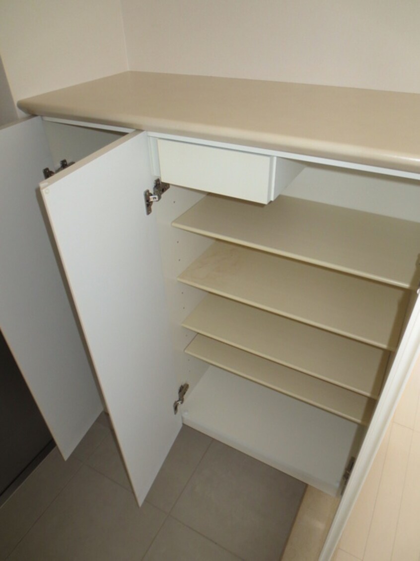 靴箱 クロスレジデンス大阪新町