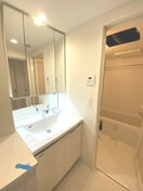 洗面 ｺﾝﾌｫﾘｱ･ﾘｳﾞ新大阪西宮原ｿﾙﾃﾗｽ