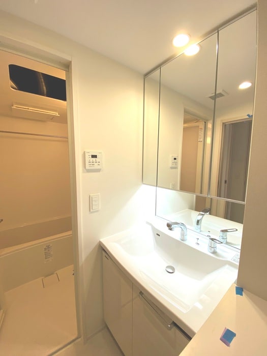 洗面 ｺﾝﾌｫﾘｱ･ﾘｳﾞ新大阪西宮原ｿﾙﾃﾗｽ