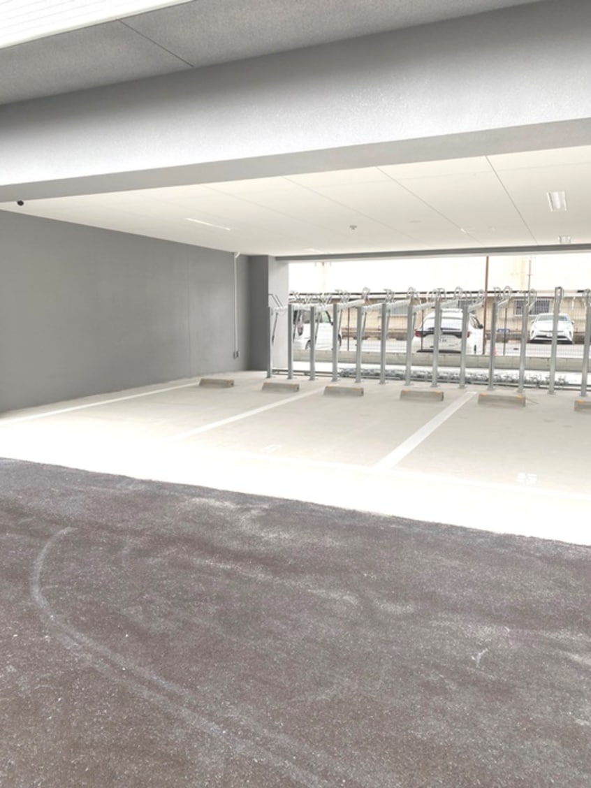 駐車場 ｺﾝﾌｫﾘｱ･ﾘｳﾞ新大阪西宮原ｿﾙﾃﾗｽ