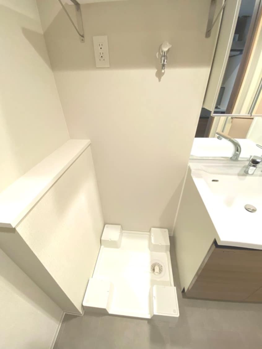 洗濯機置場 ｺﾝﾌｫﾘｱ･ﾘｳﾞ新大阪西宮原ｿﾙﾃﾗｽ