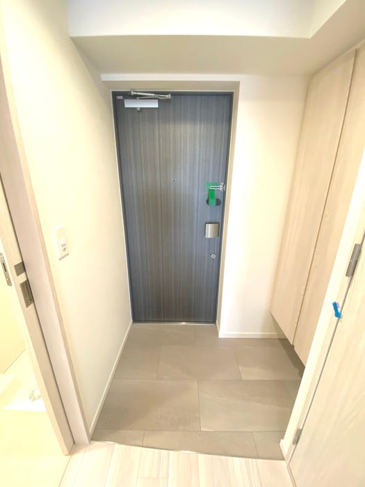 玄関 ｺﾝﾌｫﾘｱ･ﾘｳﾞ新大阪西宮原ｿﾙﾃﾗｽ