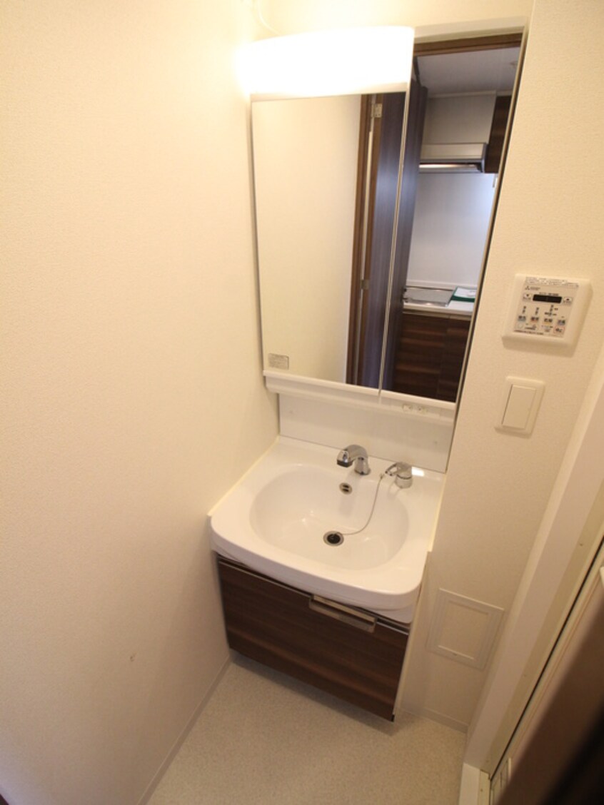 洗面 ﾌﾟﾚｻﾝｽ梅田北ｵｰﾙ（908）