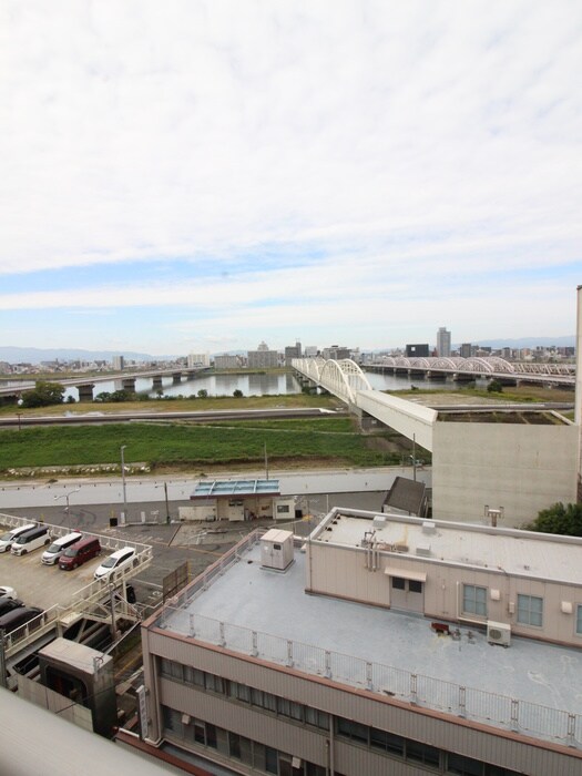 室内からの展望 ﾌﾟﾚｻﾝｽ梅田北ｵｰﾙ（908）