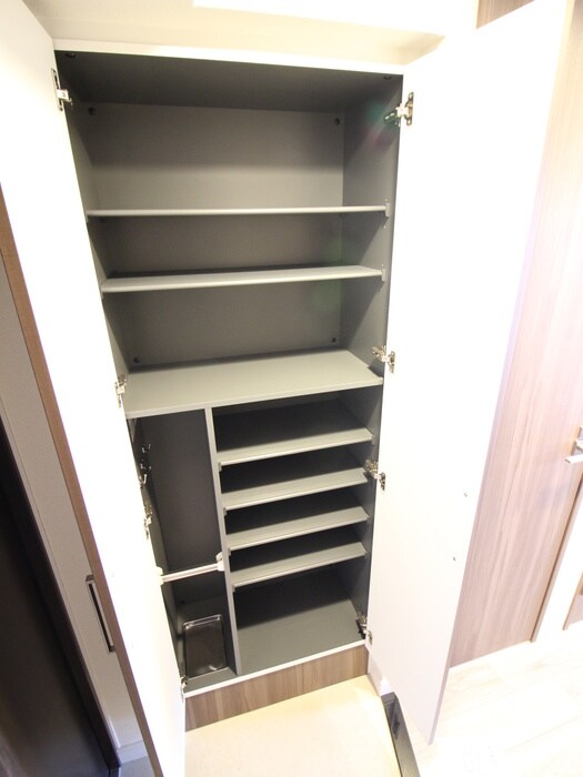 靴箱 ﾌﾟﾚｻﾝｽ梅田北ｵｰﾙ（908）