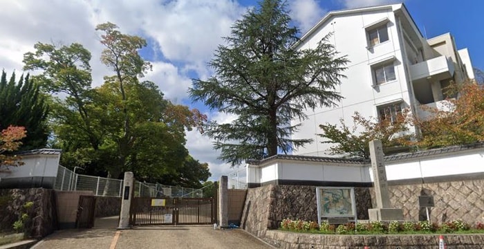 三田小学校(小学校)まで220m ジャルダン三田3番館