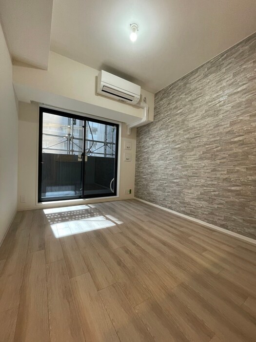 居室 ｺﾝﾌｫﾘｱ･ﾘｳﾞ博労町一丁目Q