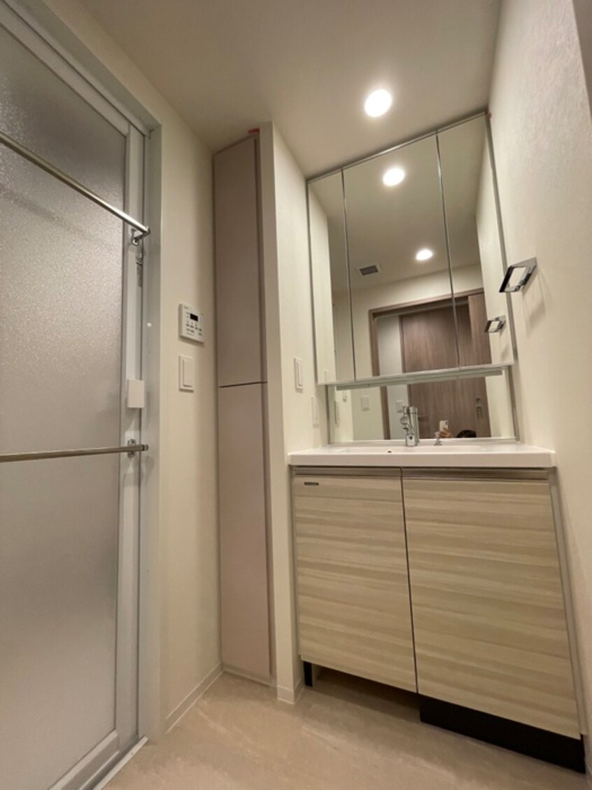 洗面 ｺﾝﾌｫﾘｱ･ﾘｳﾞ博労町一丁目Q