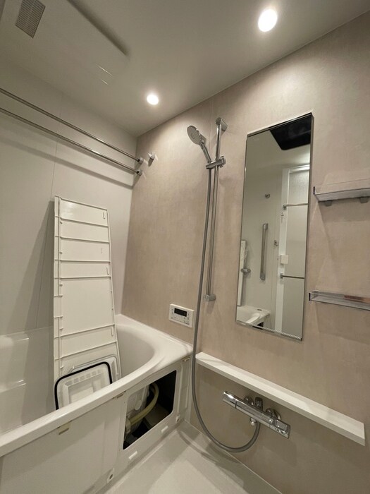 バス／シャワールーム等 ｺﾝﾌｫﾘｱ･ﾘｳﾞ博労町一丁目Q