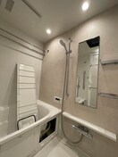 バス／シャワールーム等 ｺﾝﾌｫﾘｱ･ﾘｳﾞ博労町一丁目Q