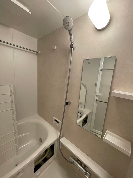 バス／シャワールーム等 ｺﾝﾌｫﾘｱ･ﾘｳﾞ博労町一丁目Q