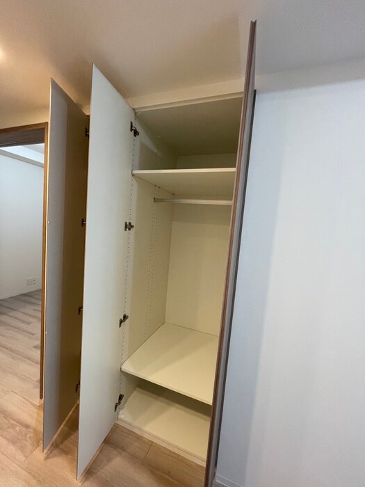 収納 ｺﾝﾌｫﾘｱ･ﾘｳﾞ博労町一丁目Q