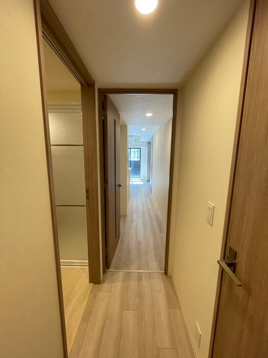 廊下 ｺﾝﾌｫﾘｱ･ﾘｳﾞ博労町一丁目Q