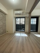 居室 ｺﾝﾌｫﾘｱ･ﾘｳﾞ博労町一丁目Q