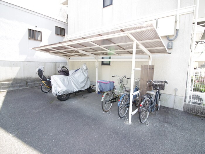 駐輪場 コーポ比恵