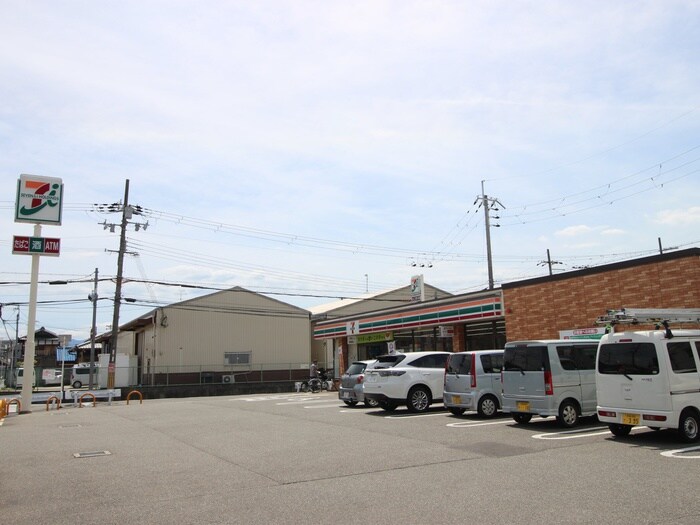 セブンイレブン岸和田下池田町店(コンビニ)まで130m ｼｬﾙﾏﾝﾌｼﾞ久米田参番館