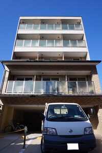 グロリアス三条